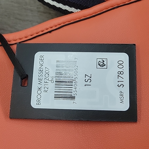 Dkny brook messenger nwt - Picture 6 of 6